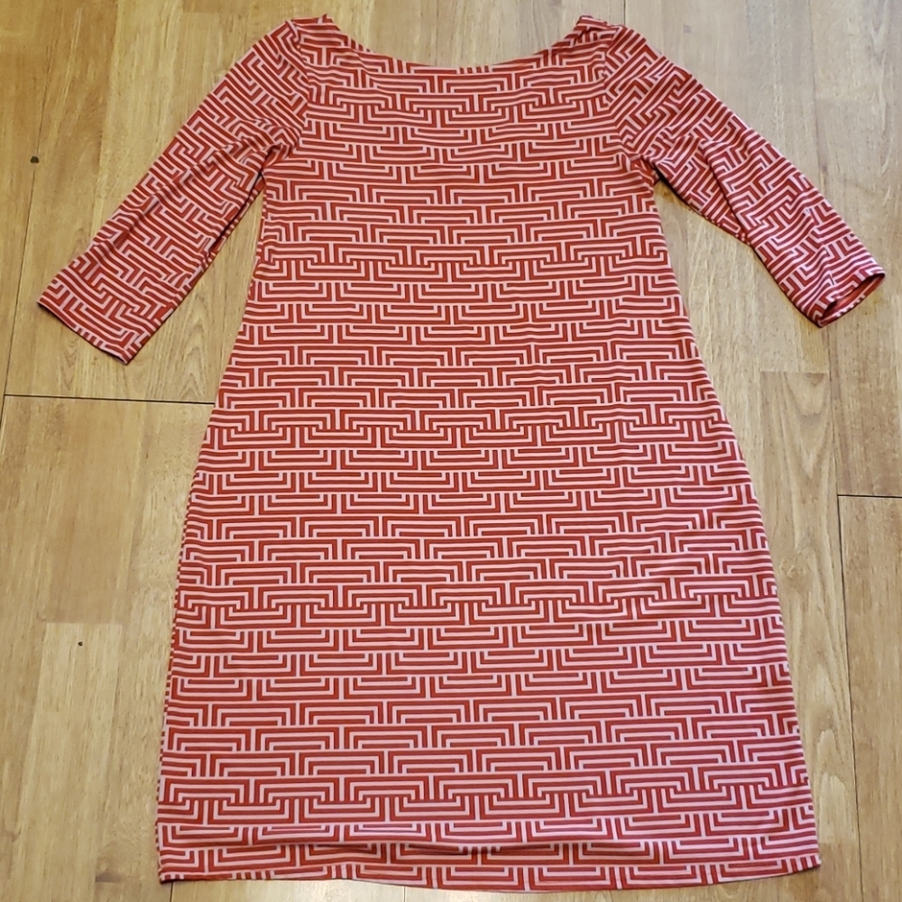 Leota vee back printed shift dress sz small